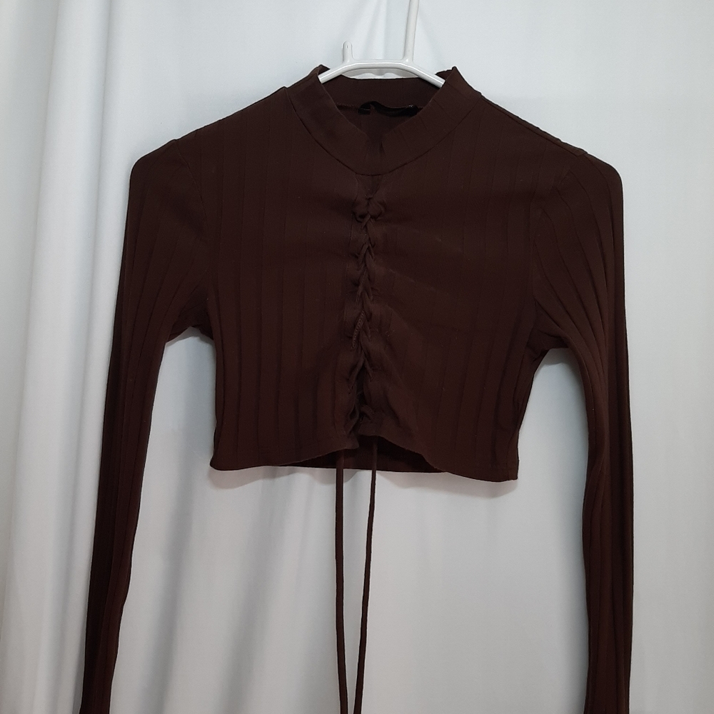 Long sleeve crop top